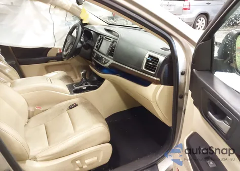 2015 Toyota Highlander Limited V6 z USA, uszkodzony, nr VIN 5TDDKRFH6FS080133